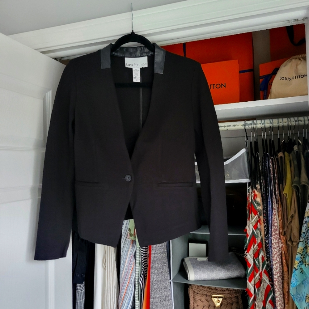 Blazer BarIII Front Row
